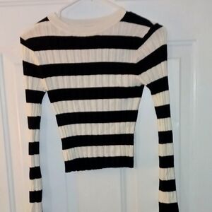 A New Day NWT Black and White striped Sweather Size XS